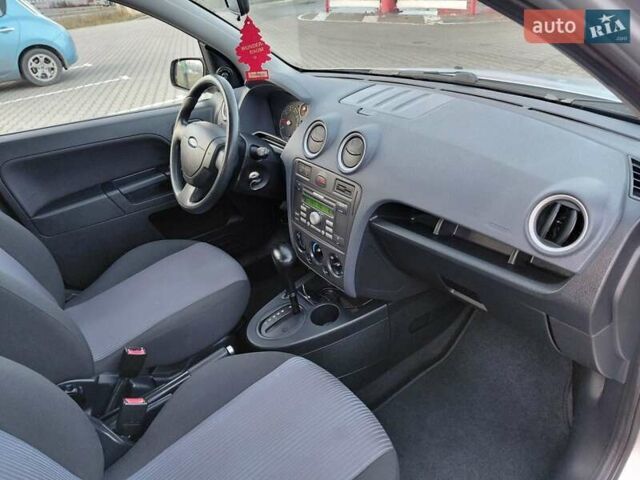 Сірий Форд Фьюжен, об'ємом двигуна 1.6 л та пробігом 157 тис. км за 6700 $, фото 7 на Automoto.ua