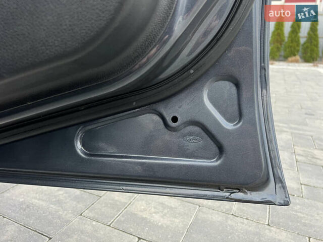 Серый Форд Фьюжн, объемом двигателя 1.6 л и пробегом 218 тыс. км за 6950 $, фото 49 на Automoto.ua