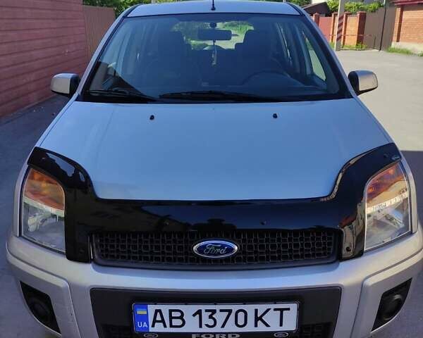 Серый Форд Фьюжн, объемом двигателя 1.39 л и пробегом 98 тыс. км за 6200 $, фото 1 на Automoto.ua