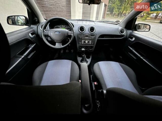 Сірий Форд Фьюжен, об'ємом двигуна 1.25 л та пробігом 148 тис. км за 4500 $, фото 5 на Automoto.ua