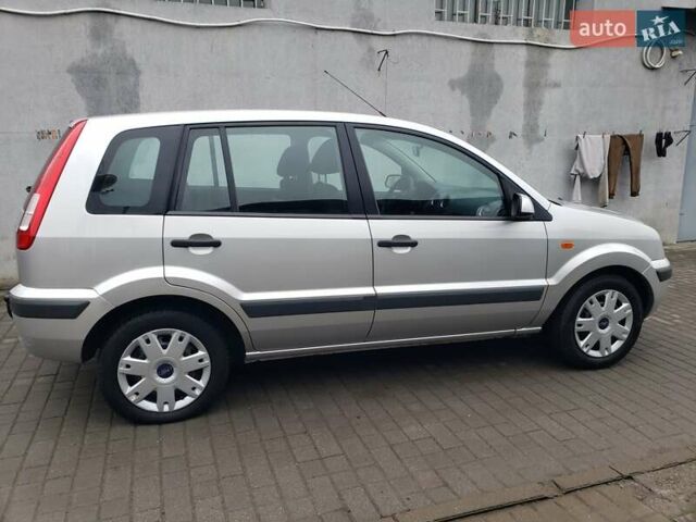 Сірий Форд Фьюжен, об'ємом двигуна 1.6 л та пробігом 130 тис. км за 7100 $, фото 8 на Automoto.ua