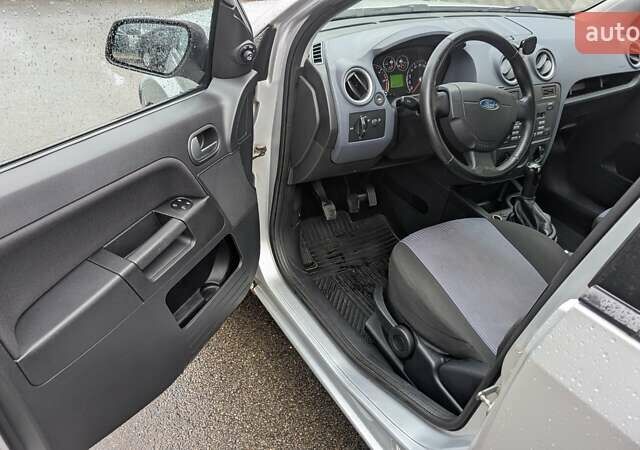 Серый Форд Фьюжн, объемом двигателя 1.4 л и пробегом 256 тыс. км за 4700 $, фото 5 на Automoto.ua