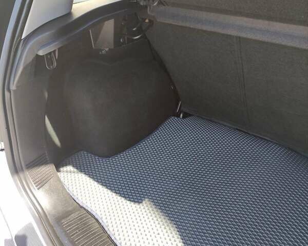 Серый Форд Фьюжн, объемом двигателя 1.39 л и пробегом 98 тыс. км за 6200 $, фото 7 на Automoto.ua