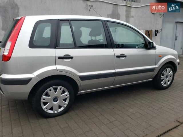 Сірий Форд Фьюжен, об'ємом двигуна 1.6 л та пробігом 130 тис. км за 7100 $, фото 6 на Automoto.ua