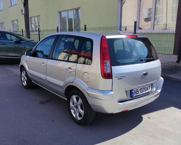 Серый Форд Фьюжн, объемом двигателя 1.39 л и пробегом 98 тыс. км за 6200 $, фото 5 на Automoto.ua