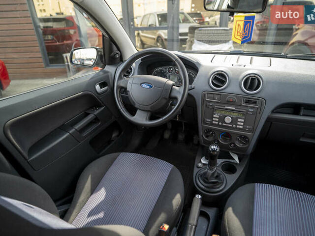 Серый Форд Фьюжн, объемом двигателя 1.4 л и пробегом 151 тыс. км за 4700 $, фото 16 на Automoto.ua