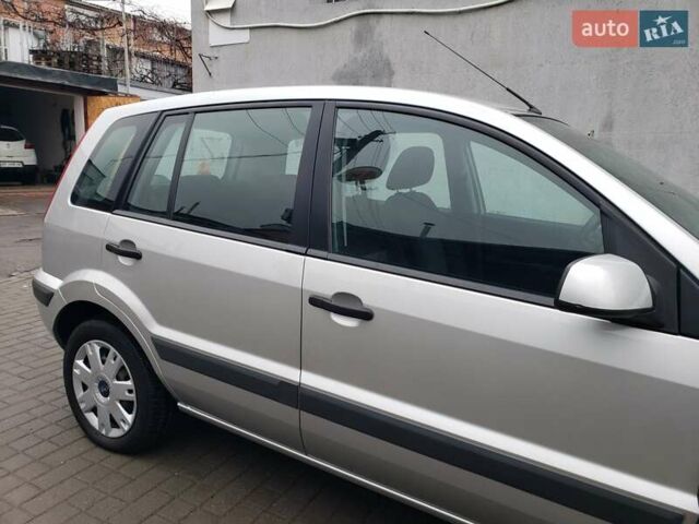 Сірий Форд Фьюжен, об'ємом двигуна 1.6 л та пробігом 130 тис. км за 7100 $, фото 5 на Automoto.ua