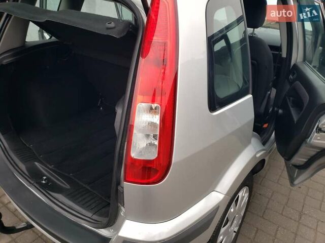 Сірий Форд Фьюжен, об'ємом двигуна 1.6 л та пробігом 130 тис. км за 7100 $, фото 26 на Automoto.ua