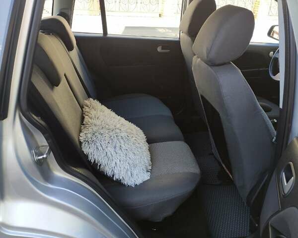 Серый Форд Фьюжн, объемом двигателя 1.39 л и пробегом 98 тыс. км за 6200 $, фото 8 на Automoto.ua