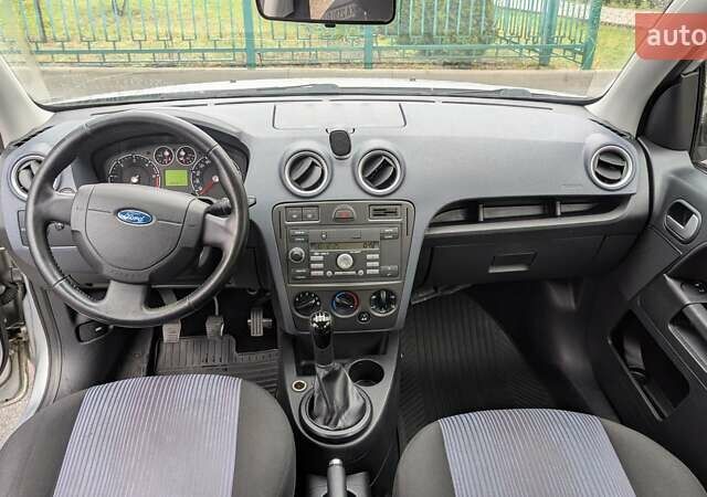 Серый Форд Фьюжн, объемом двигателя 1.4 л и пробегом 256 тыс. км за 4700 $, фото 4 на Automoto.ua