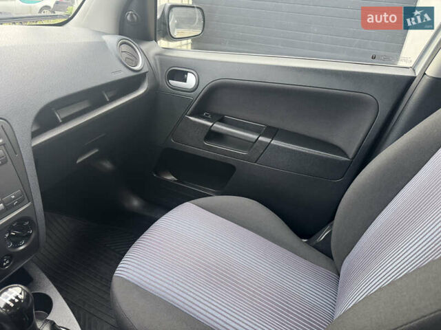 Форд Фьюжн 2009 в Долине на Automoto.ua Серый Форд Фьюжн, объемом двигателя 1.4 л и пробегом 147 тыс. км за 5200 $, фото 29 на Automoto.ua