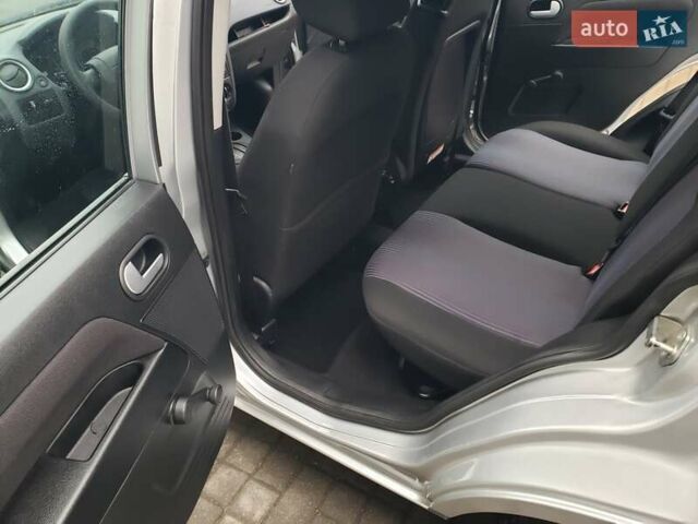 Сірий Форд Фьюжен, об'ємом двигуна 1.6 л та пробігом 130 тис. км за 7100 $, фото 21 на Automoto.ua