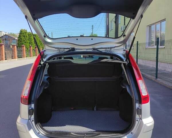 Серый Форд Фьюжн, объемом двигателя 1.39 л и пробегом 98 тыс. км за 6200 $, фото 4 на Automoto.ua