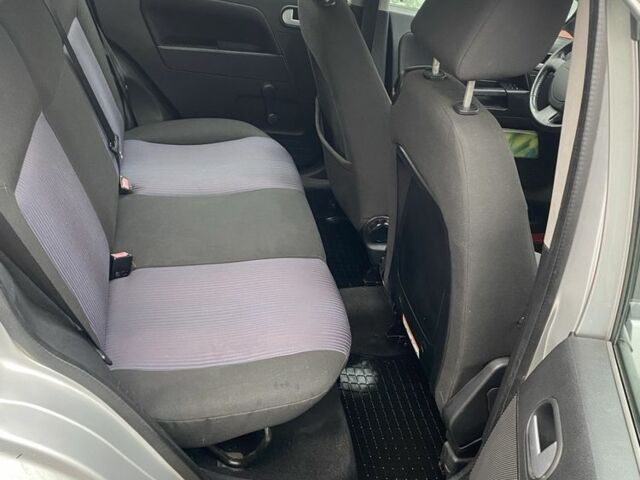 Сірий Форд Фьюжен, об'ємом двигуна 1.6 л та пробігом 289 тис. км за 4599 $, фото 6 на Automoto.ua