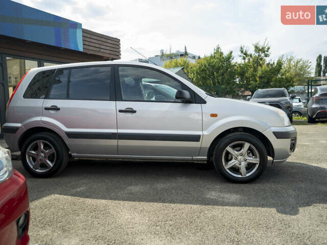 Серый Форд Фьюжн, объемом двигателя 1.4 л и пробегом 151 тыс. км за 4700 $, фото 4 на Automoto.ua