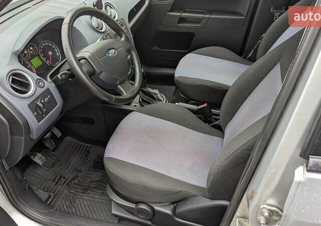 Серый Форд Фьюжн, объемом двигателя 1.4 л и пробегом 256 тыс. км за 4700 $, фото 6 на Automoto.ua