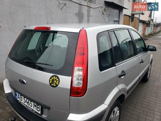 Сірий Форд Фьюжен, об'ємом двигуна 1.6 л та пробігом 130 тис. км за 7100 $, фото 19 на Automoto.ua