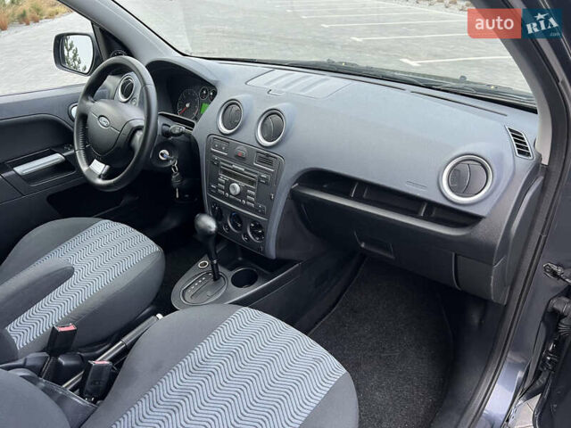 Сірий Форд Фьюжен, об'ємом двигуна 1.6 л та пробігом 218 тис. км за 6750 $, фото 56 на Automoto.ua