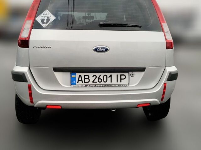 Серый Форд Фьюжн, объемом двигателя 1.4 л и пробегом 151 тыс. км за 6100 $, фото 2 на Automoto.ua