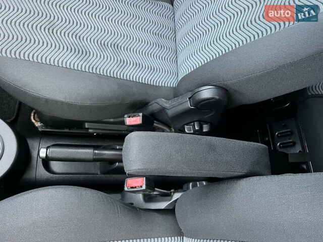 Серый Форд Фьюжн, объемом двигателя 1.6 л и пробегом 218 тыс. км за 6950 $, фото 44 на Automoto.ua