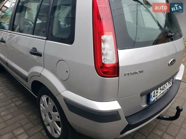 Сірий Форд Фьюжен, об'ємом двигуна 1.6 л та пробігом 130 тис. км за 7100 $, фото 14 на Automoto.ua