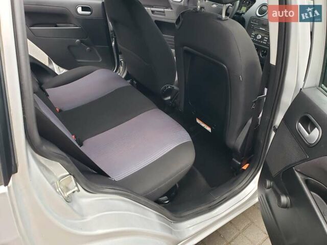 Сірий Форд Фьюжен, об'ємом двигуна 1.6 л та пробігом 130 тис. км за 7100 $, фото 24 на Automoto.ua