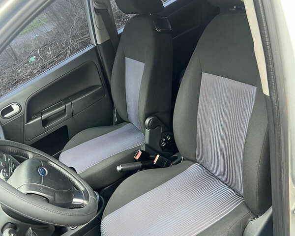 Сірий Форд Фьюжен, об'ємом двигуна 1.39 л та пробігом 150 тис. км за 5200 $, фото 7 на Automoto.ua