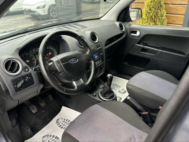 Серый Форд Фьюжн, объемом двигателя 1.6 л и пробегом 149 тыс. км за 4650 $, фото 13 на Automoto.ua