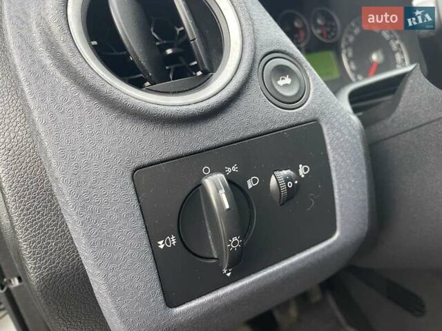 Сірий Форд Фьюжен, об'ємом двигуна 1.39 л та пробігом 128 тис. км за 5699 $, фото 33 на Automoto.ua