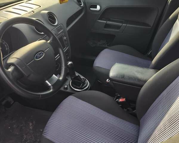 Сірий Форд Фьюжен, об'ємом двигуна 1.6 л та пробігом 174 тис. км за 5000 $, фото 5 на Automoto.ua