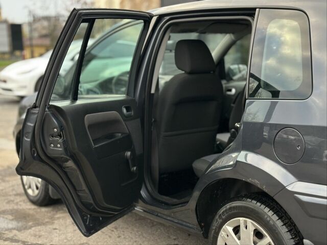 Серый Форд Фьюжн, объемом двигателя 1.6 л и пробегом 149 тыс. км за 4650 $, фото 22 на Automoto.ua