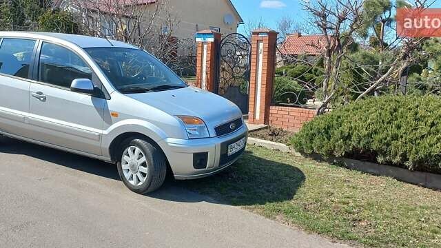 Сірий Форд Фьюжен, об'ємом двигуна 1.6 л та пробігом 89 тис. км за 5400 $, фото 1 на Automoto.ua