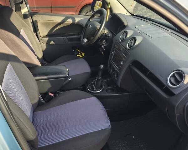 Сірий Форд Фьюжен, об'ємом двигуна 1.6 л та пробігом 174 тис. км за 5000 $, фото 15 на Automoto.ua