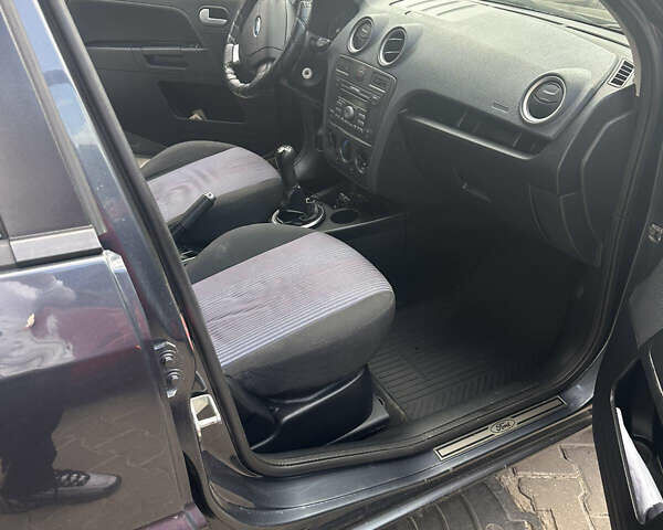 Сірий Форд Фьюжен, об'ємом двигуна 1.39 л та пробігом 210 тис. км за 4800 $, фото 3 на Automoto.ua
