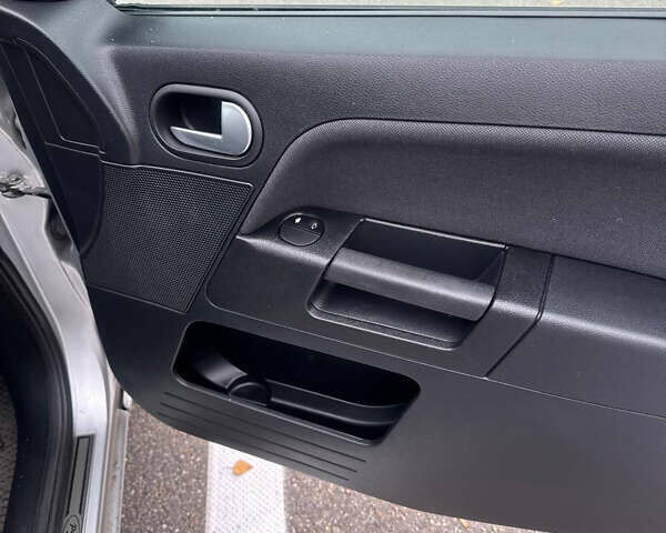 Сірий Форд Фьюжен, об'ємом двигуна 1.39 л та пробігом 110 тис. км за 5200 $, фото 7 на Automoto.ua