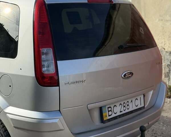 Серый Форд Фьюжн, объемом двигателя 0 л и пробегом 54 тыс. км за 6200 $, фото 7 на Automoto.ua