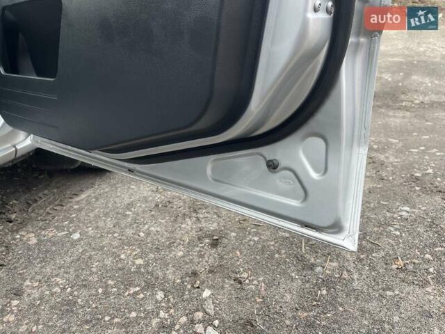 Сірий Форд Фьюжен, об'ємом двигуна 1.39 л та пробігом 128 тис. км за 5699 $, фото 26 на Automoto.ua