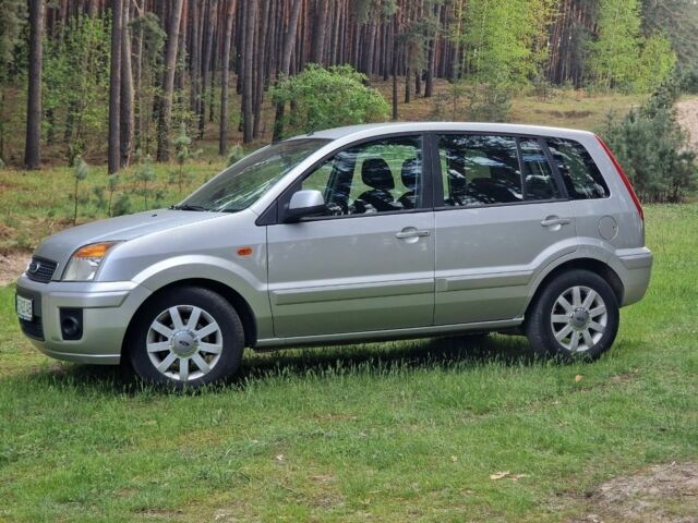 Серый Форд Фьюжн, объемом двигателя 1.6 л и пробегом 130 тыс. км за 5900 $, фото 3 на Automoto.ua