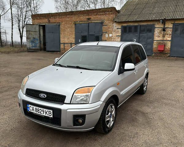 Сірий Форд Фьюжен, об'ємом двигуна 1.4 л та пробігом 110 тис. км за 5600 $, фото 1 на Automoto.ua