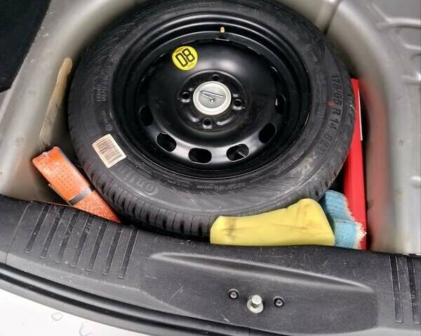 Сірий Форд Фьюжен, об'ємом двигуна 1.4 л та пробігом 148 тис. км за 5100 $, фото 22 на Automoto.ua