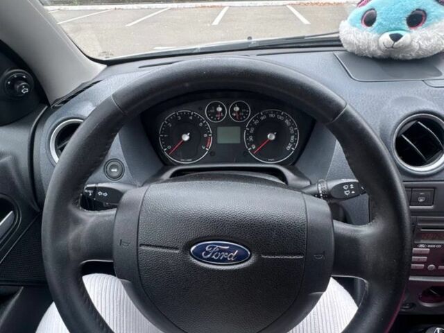 Серый Форд Фьюжн, объемом двигателя 1.4 л и пробегом 110 тыс. км за 5200 $, фото 3 на Automoto.ua