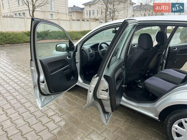 Серый Форд Фьюжн, объемом двигателя 1.4 л и пробегом 73 тыс. км за 6800 $, фото 20 на Automoto.ua