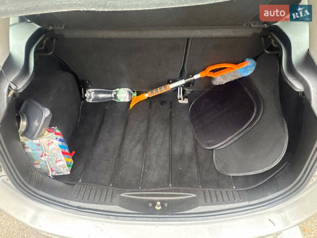 Сірий Форд Фьюжен, об'ємом двигуна 1.39 л та пробігом 110 тис. км за 5200 $, фото 9 на Automoto.ua