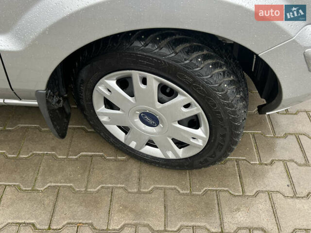 Серый Форд Фьюжн, объемом двигателя 1.4 л и пробегом 73 тыс. км за 6800 $, фото 47 на Automoto.ua