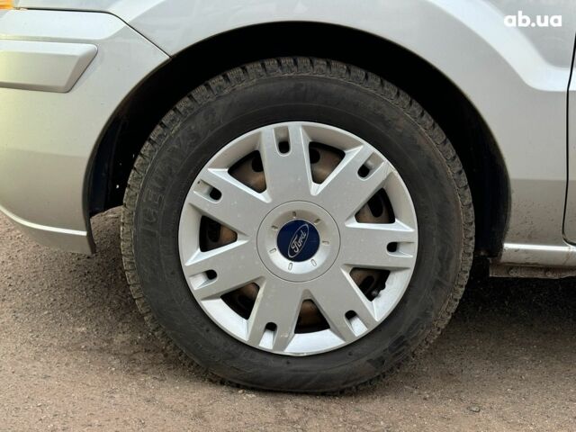 Серый Форд Фьюжн, объемом двигателя 1.6 л и пробегом 235 тыс. км за 6790 $, фото 9 на Automoto.ua