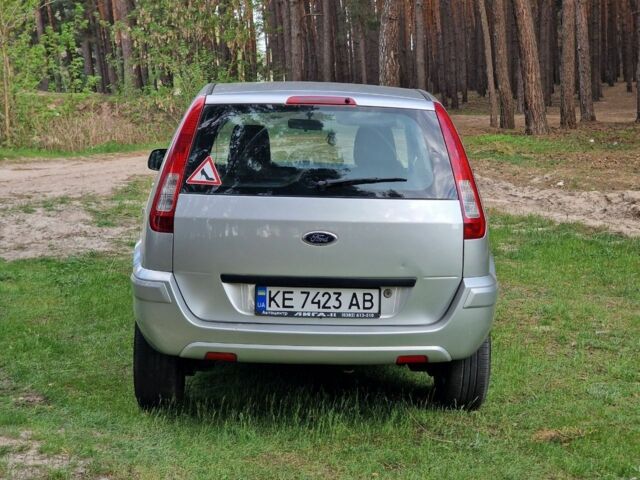 Серый Форд Фьюжн, объемом двигателя 1.6 л и пробегом 130 тыс. км за 5900 $, фото 2 на Automoto.ua