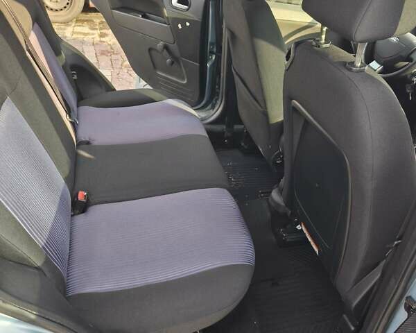 Сірий Форд Фьюжен, об'ємом двигуна 1.6 л та пробігом 174 тис. км за 5000 $, фото 7 на Automoto.ua