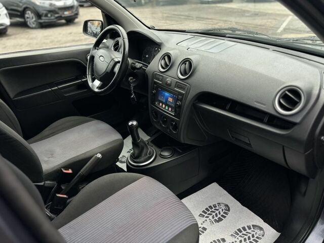 Серый Форд Фьюжн, объемом двигателя 1.6 л и пробегом 149 тыс. км за 4650 $, фото 14 на Automoto.ua