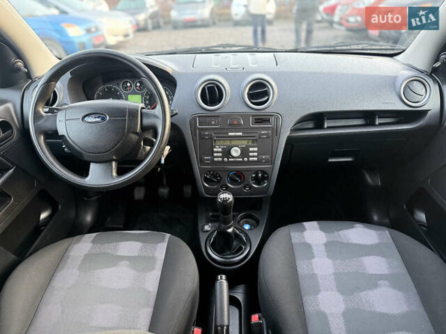 Серый Форд Фьюжн, объемом двигателя 1.4 л и пробегом 152 тыс. км за 6499 $, фото 10 на Automoto.ua
