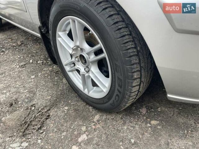 Сірий Форд Фьюжен, об'ємом двигуна 1.39 л та пробігом 128 тис. км за 5699 $, фото 17 на Automoto.ua